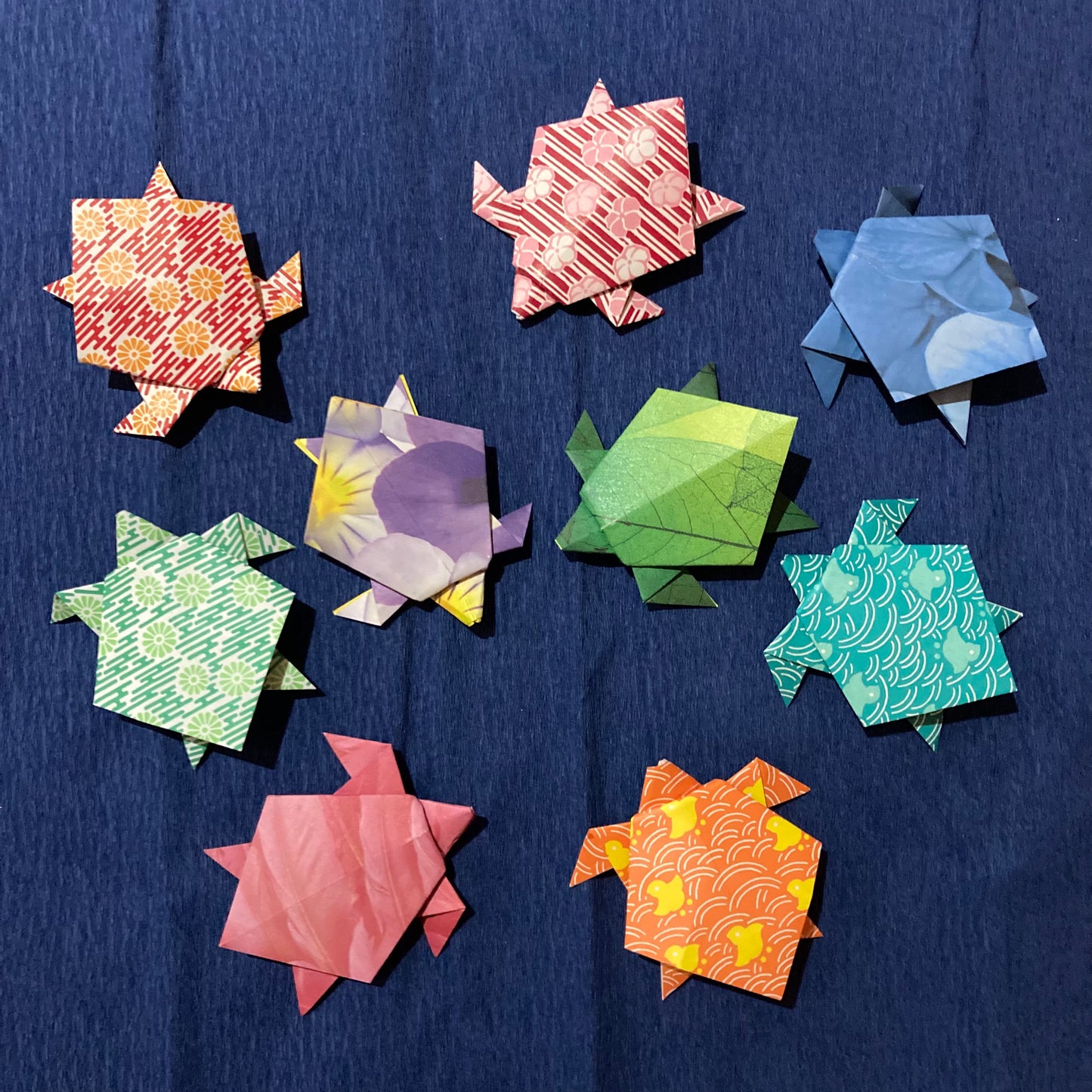 Origami sea turtle - 6cm - random paper pattern, each